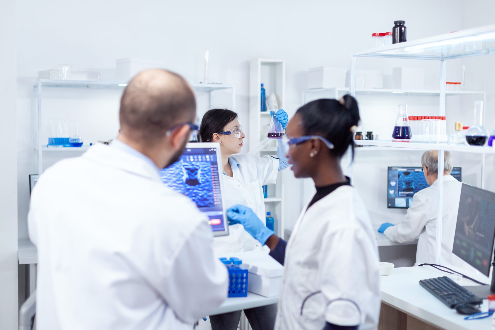 GRANDI BANDI: sostegno alle attività Rsi e alla valorizzazione economica dell’innovazione