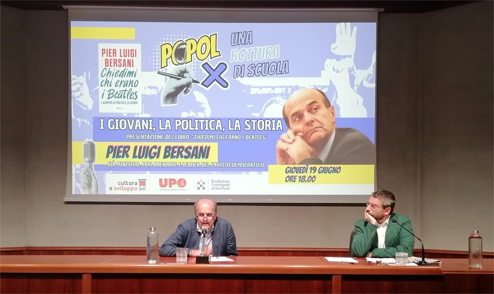 Pier Luigi Bersani ha presentato Chiedimi chi erano i Beatles. I giovani, la politica e la storia nella serata di PopolX
