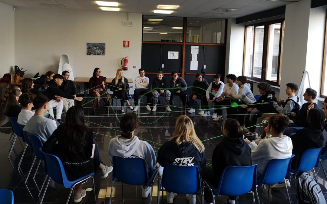 Peer education a scuola: quando i ragazzi diventano protagonisti del cambiamento