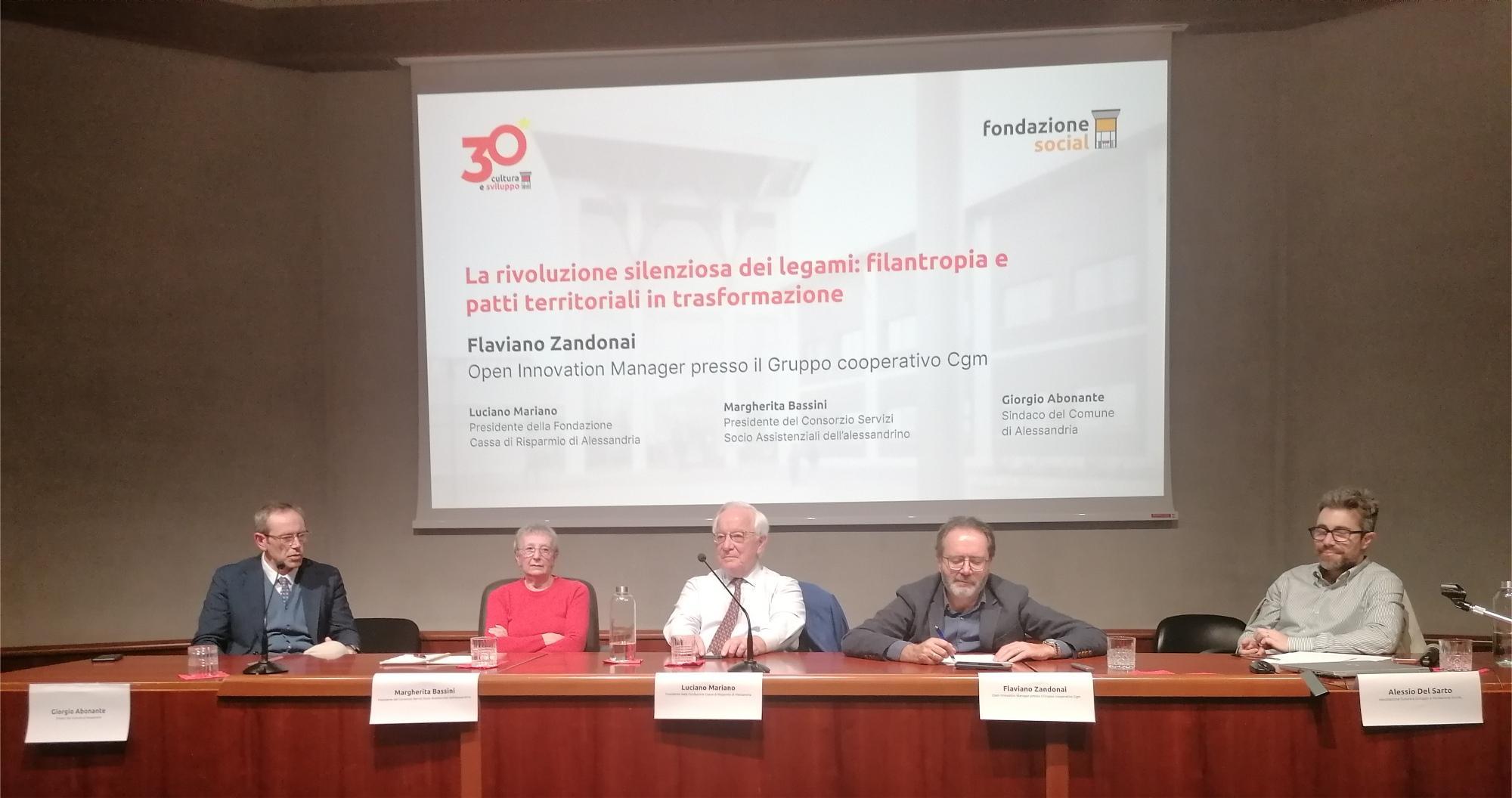 Un incontro che ha riunito numerosi operatori del Terzo Settore e della Pubblica Amministrazione per discutere di come ricostruire il legame sociale in un’epoca di forte instabilità, con la filantropia che agisce da “catalizzatore” per la trasformazione: l'incontro La rivoluzione silenziosa dei legami: filantropia e patti territoriali in trasformazione è stato co-organizzata dall'Associazione Cultura e Sviluppo, che celebra il suo trentennale, e dalla Fondazione SociAL.